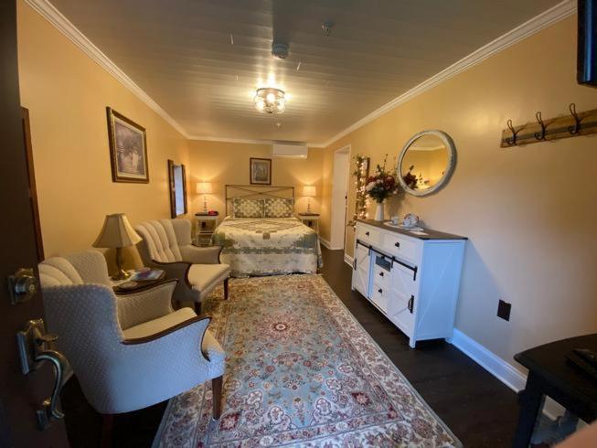 The Swope Manor Bed & Breakfast
